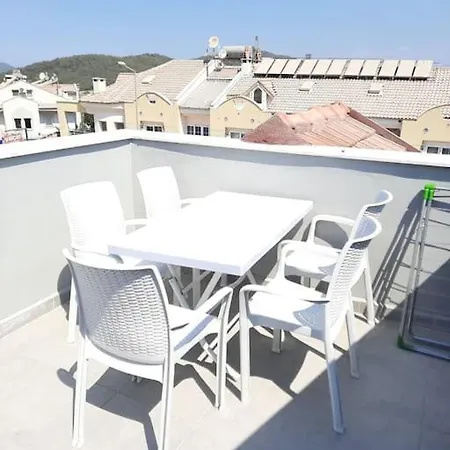 Fethiye Hisaronu, 2+1 Flat Close To Entertainment Center * フェティエ